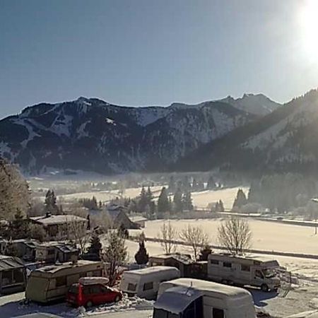 App 1 - Farbennest Mit Fruehstueck Teekueche, Sommerbergbahnen Inkl Tannheim Exteriér fotografie